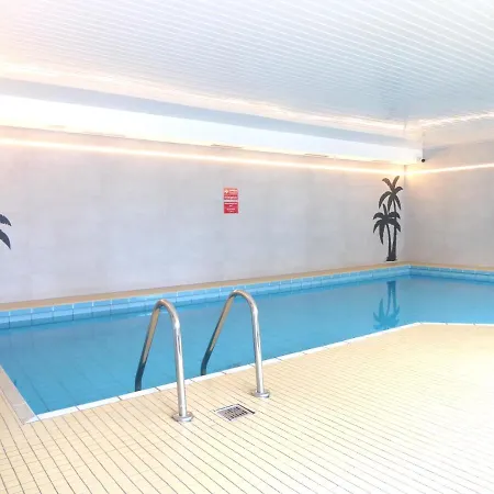 Apartment Glamory Pool Sauna Wifi 6 Personen Near Bikepark Balkon Ps4 *