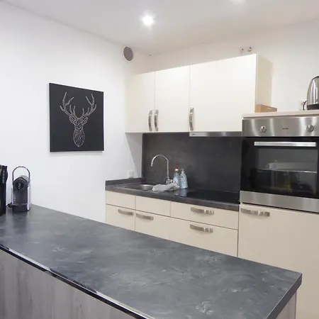 Glamory Pool Sauna Wifi 6 Personen Near Lift Balkon Ps4 Apartman *