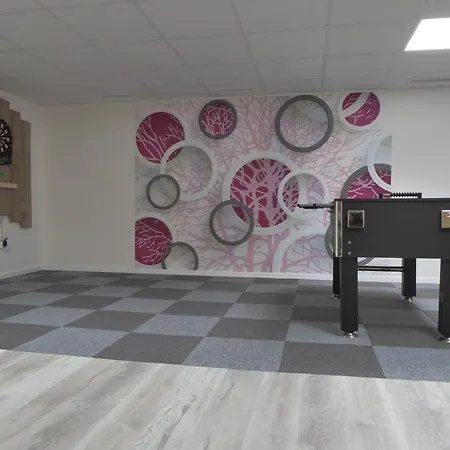 Apartman Glamory Pool Sauna Wifi 6 Personen Near Lift Balkon Ps4 *